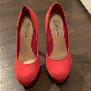 Gently used Steve Madden red shoes size 6